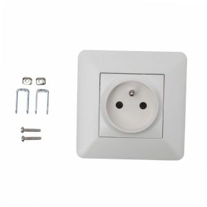 Prise 16A Triple Blanche Artezo - Appareillage Électrique Design Et Compact Pour Installation Encastrée