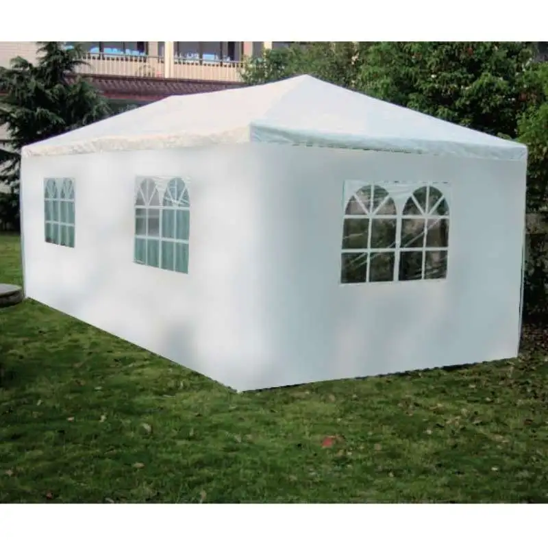 Cote de tente avec fenetres