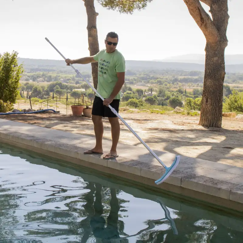 Manche aluminium pour entretien de piscine