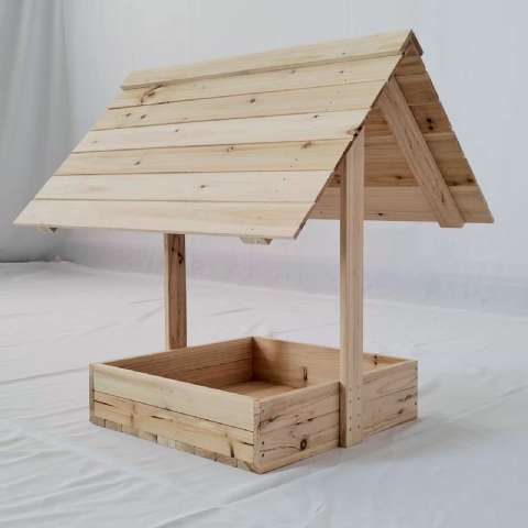 Mangeoire bois pour poules (70 x 60 x h 70cm) - Werkapro - 28,79€ Mangeoire bois pour poules (70 x 60 x h 70cm)