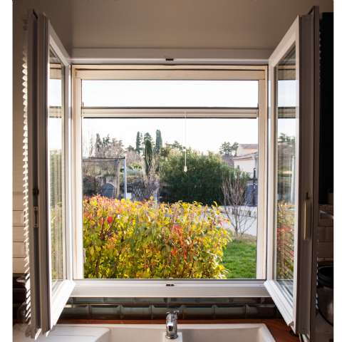 Moustiquaire enrouleur pour fenêtre blanc (130 x 160cm)