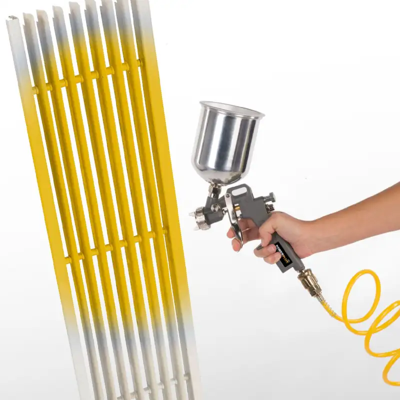 Pistolet peinture pneumatique avec godet haut
