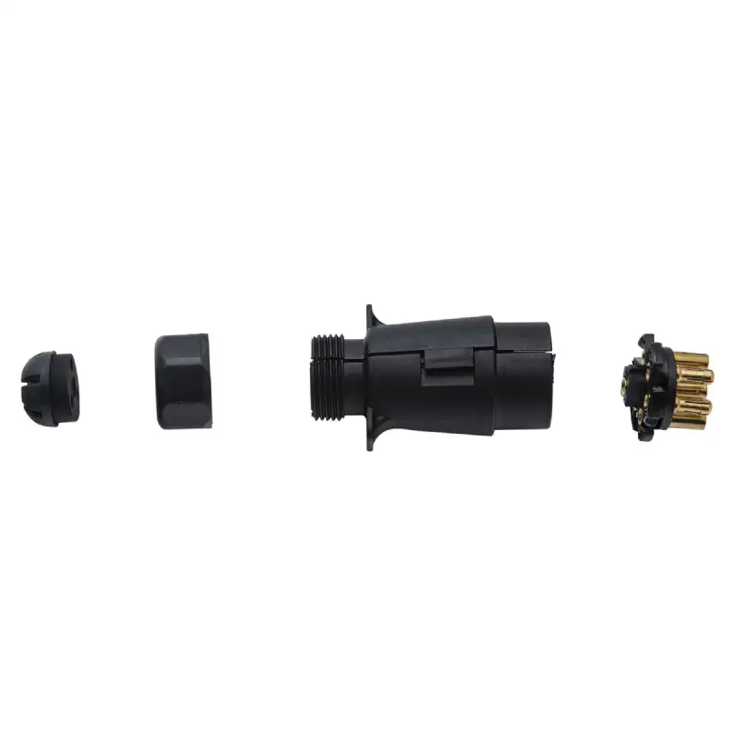Prise remorque pvc mâle 7 plots 12v