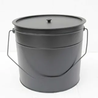 Seau à cendre noir avec couvercle en métal - 25 litres