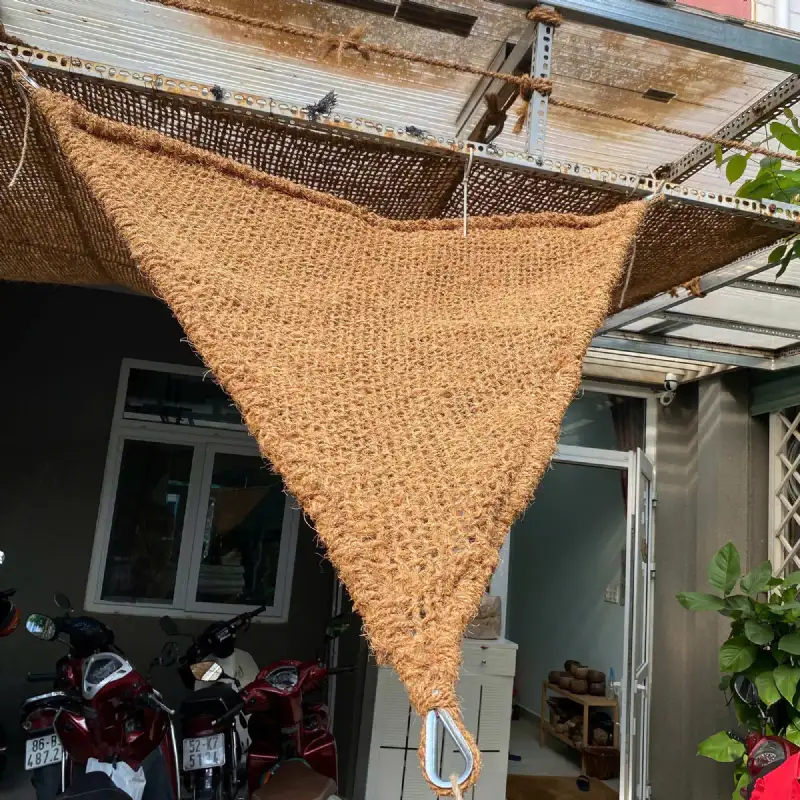Toile d'ombrage en fibre de coco triangulaire WERKA PRO